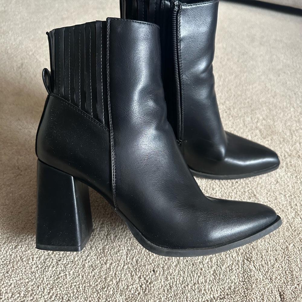 Madden Girl Elegant Black Ankle Boots